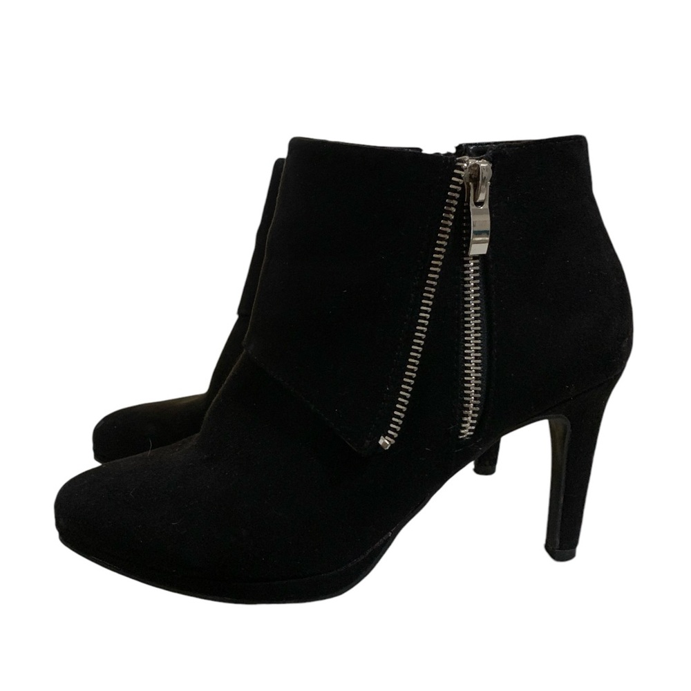 Madeline like new black faux suede zipper high heel boot sz 6
